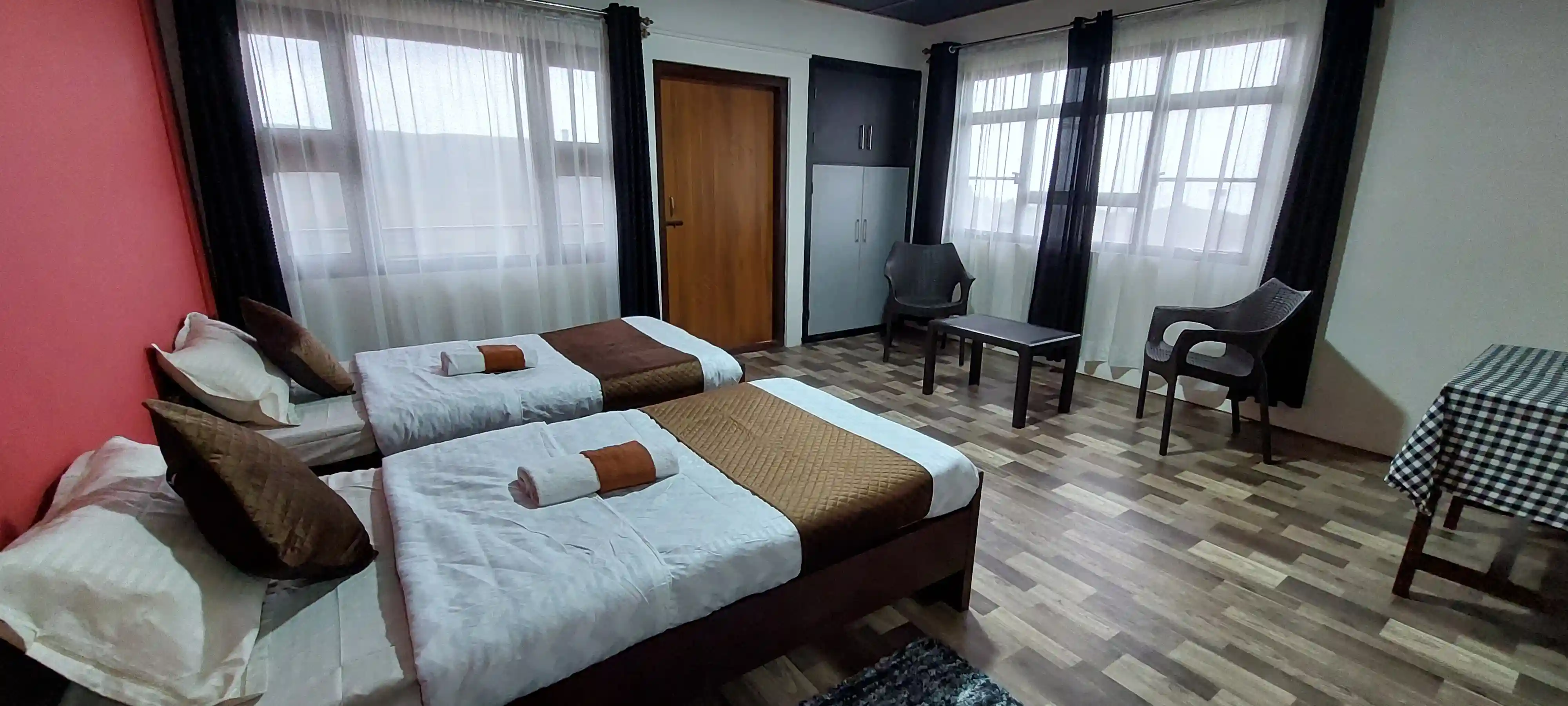 Deluxe Room with Queen Size Bed